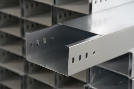 镀锌喷塑桥架和线槽不太一样